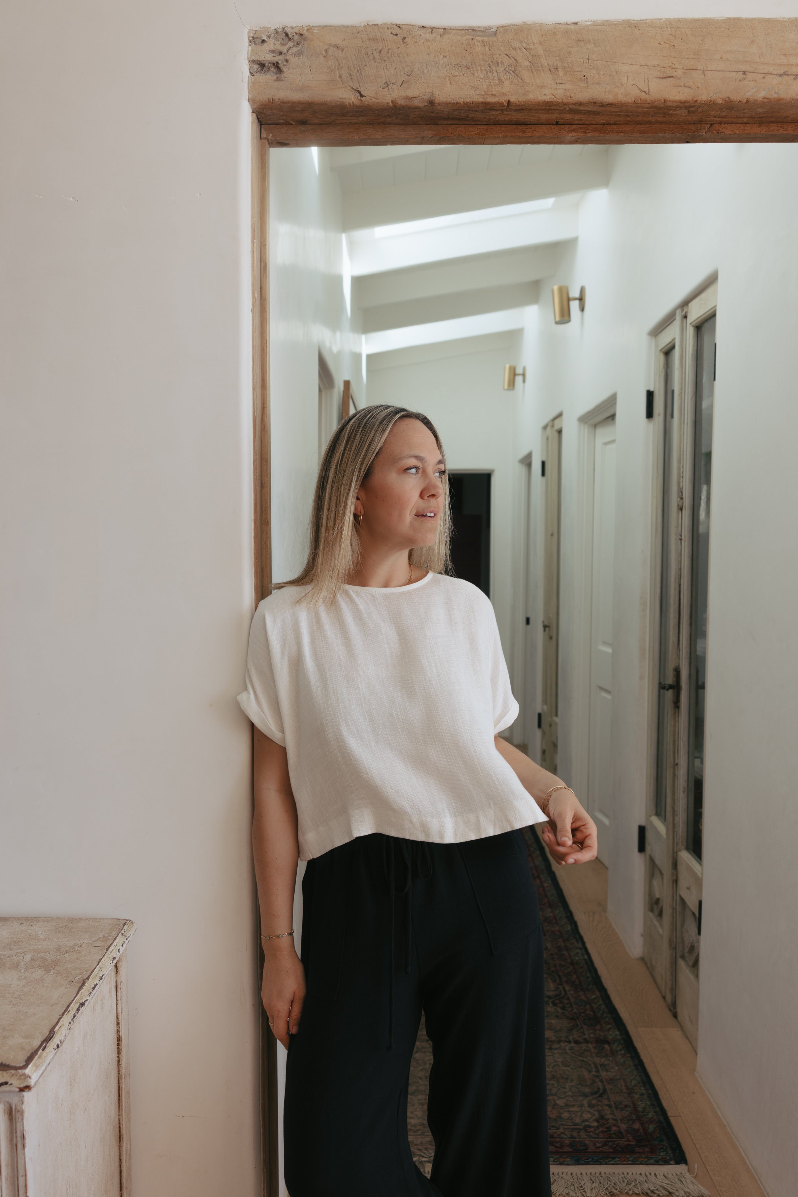 Sandy Linen Top– CARLY JEAN LOS ANGELES
