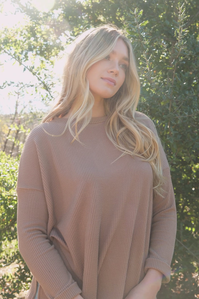 Evelyn Pullover Sweater– CARLY JEAN LOS ANGELES