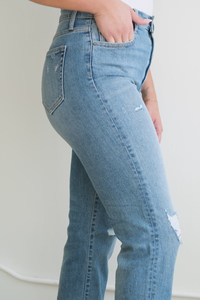 Chrissy Classic Vintage Jeans with Distress– CARLY JEAN LOS