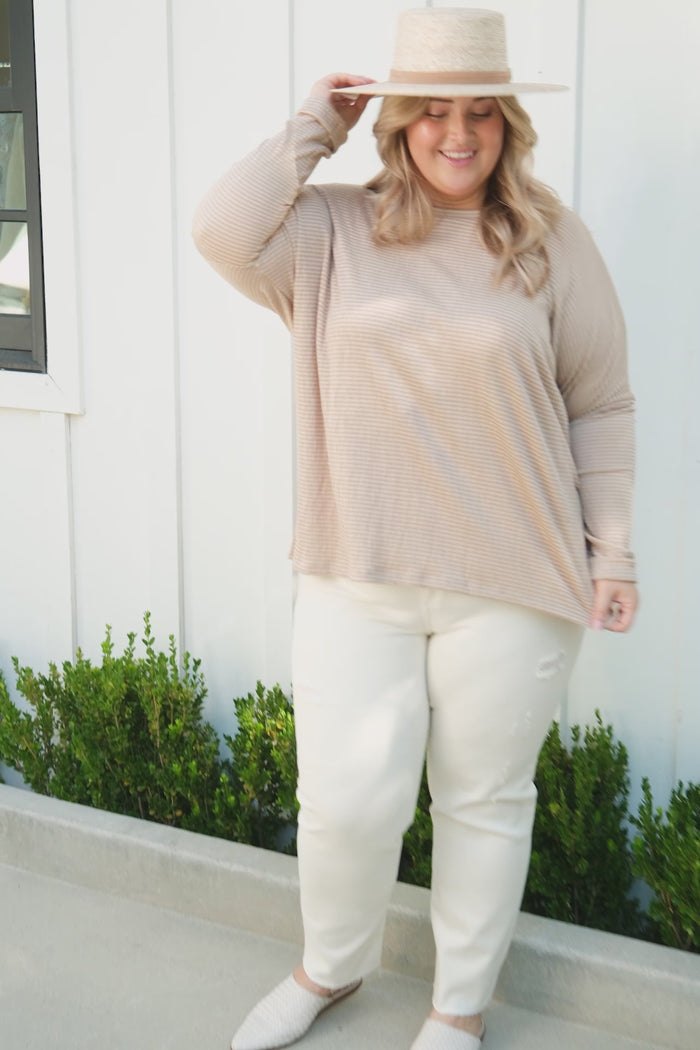 Evelyn Pullover Sweater– CARLY JEAN LOS ANGELES